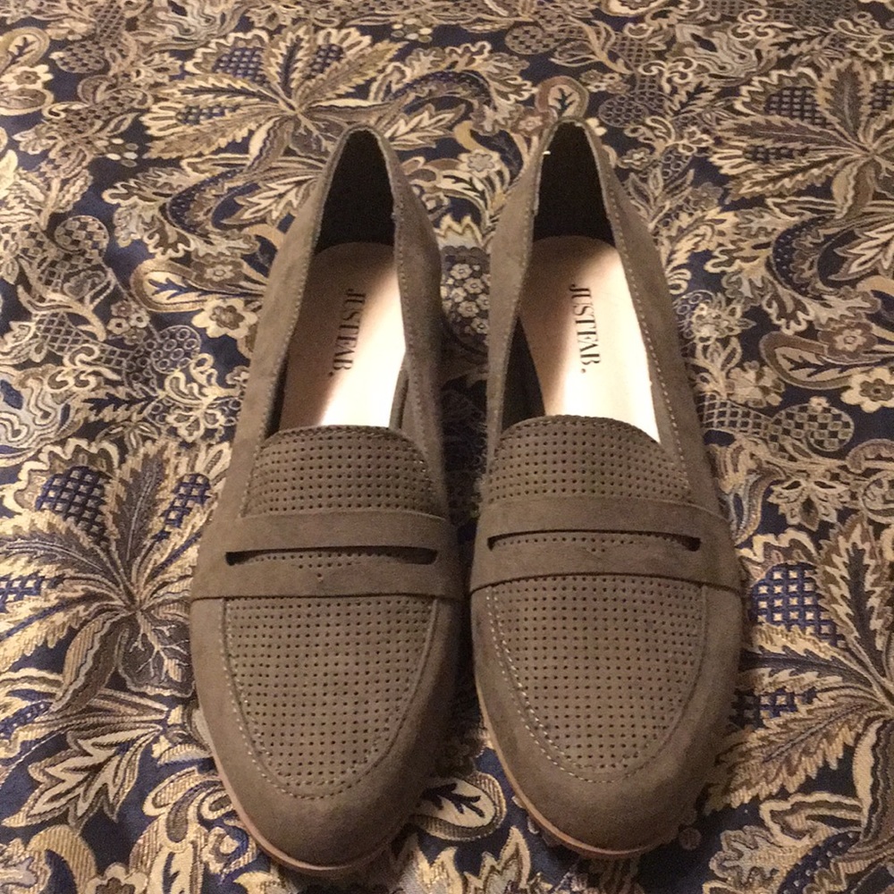 JustFab Size 8 Loafers